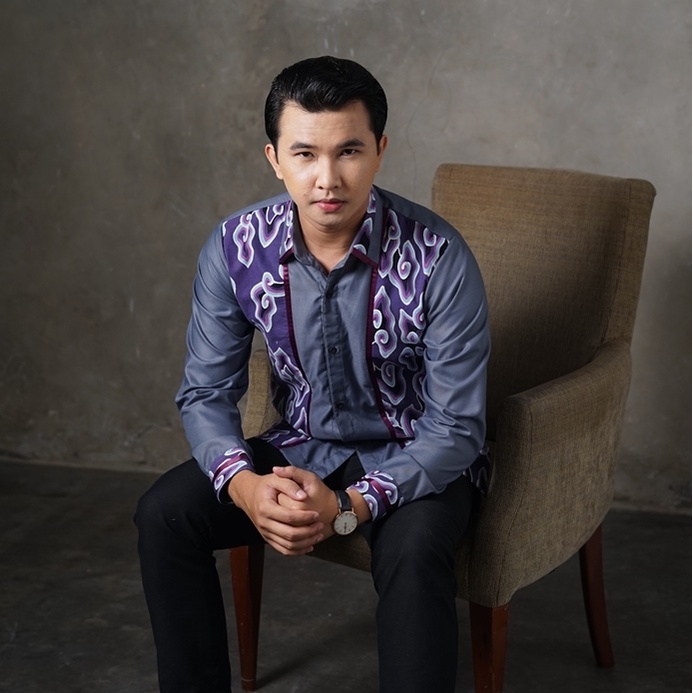 Baju Kemeja Batik Pria Lengan Panjang Modern Premium Warna Abu Kombinasi Ungu Untuk Cowok Laki Kekin