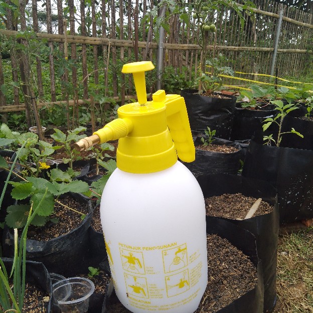 Botol Sprayer Yoto 2 Liter 2 L  / Sprayer Tanaman Hama /  Kyokan / Top Gun /