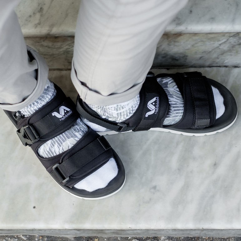 Almost Black | 39-43 | Sandal Gunung Hitam Sendal Santai Kasual Original Pria Laki Cowok | FORIND x Lvnatica