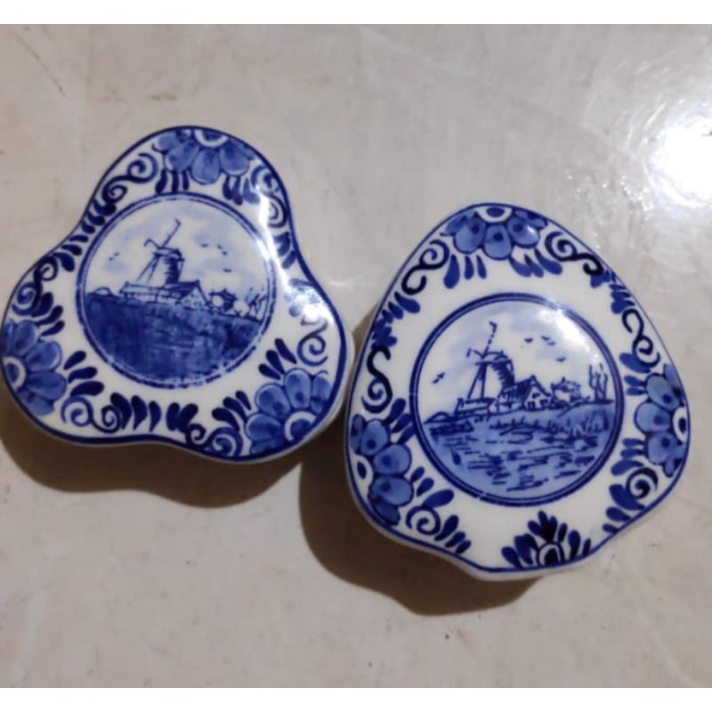 Sepasang Pot Keramik Holland Delft Blue Vintage + Tutup Pajangan Tempat Perhiasan