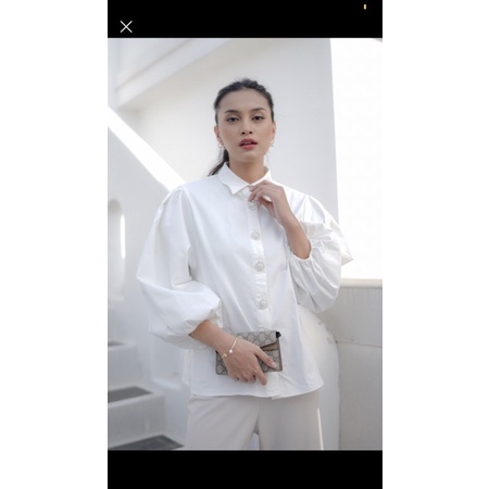 Benang jarum White Claire Button shirt