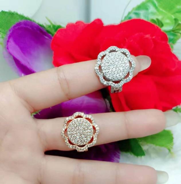 Cincin batu permata lapis emas