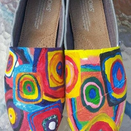 

SEPATU LUKIS BEBAS DESAIN CUSTOM NAMA GAMBAR KUALITAS RAPI CEPAT 50