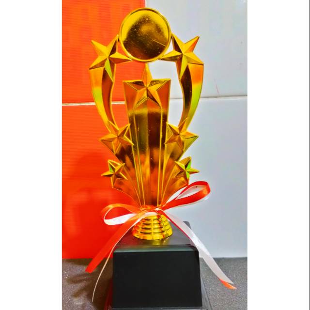 

Piala Figur 01
