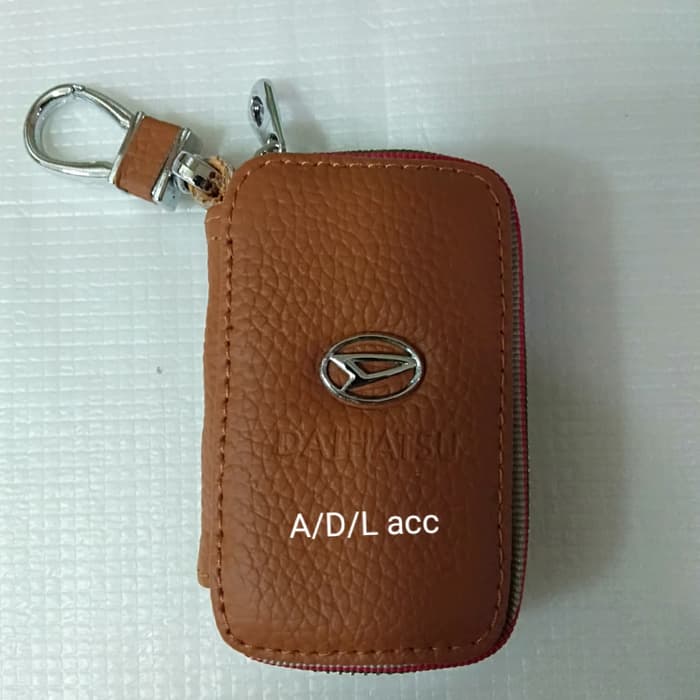 Dompet KULIT Stnk plus gantungan kunci REMOTE MOBIL Daihatsu cream