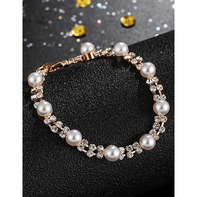 LRC Gelang Tangan Fashion Diamond Bracelet With Diamonds F7169X