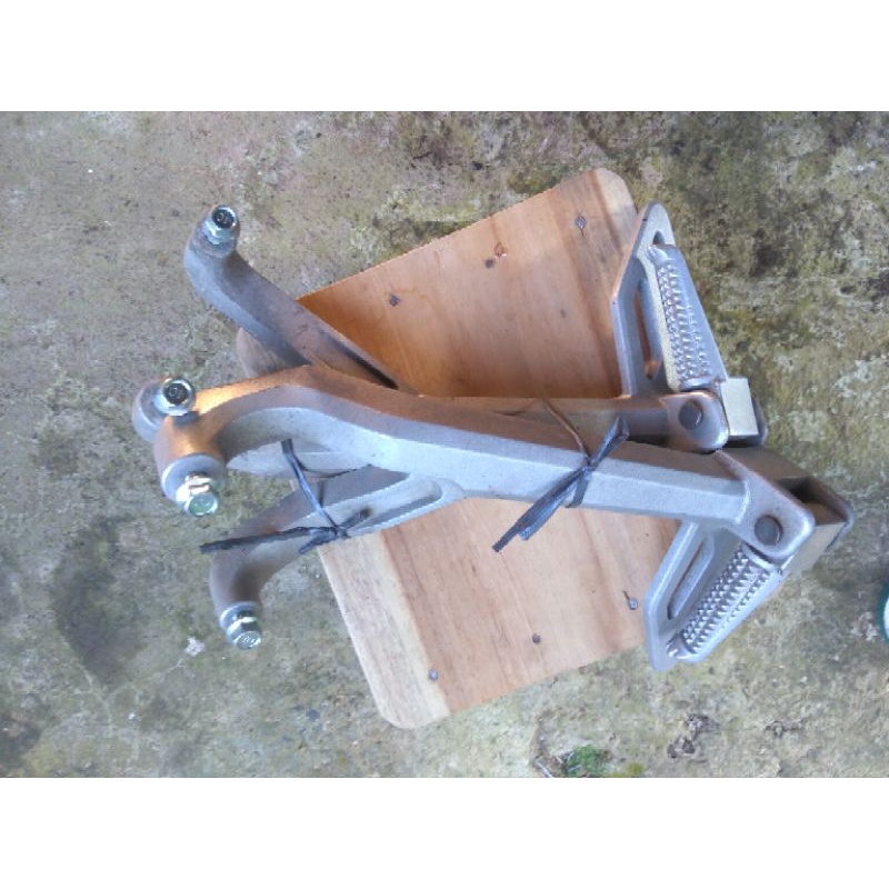 footstep belakang r15 v3 lengkap baut