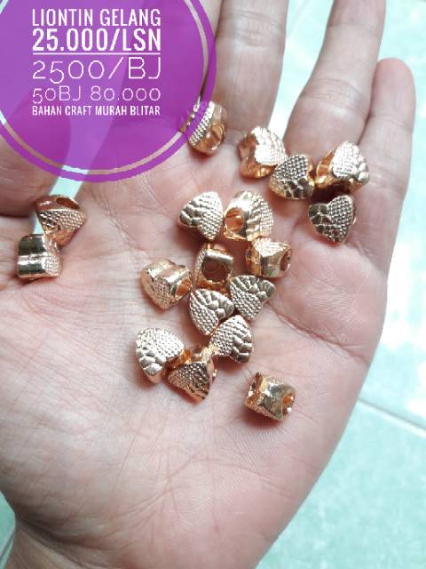 Aneka liontin gelang