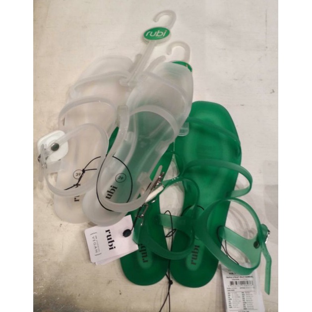 sandal rubi jelly