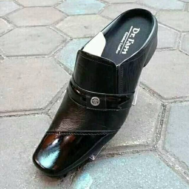 Slop pria kulit asli