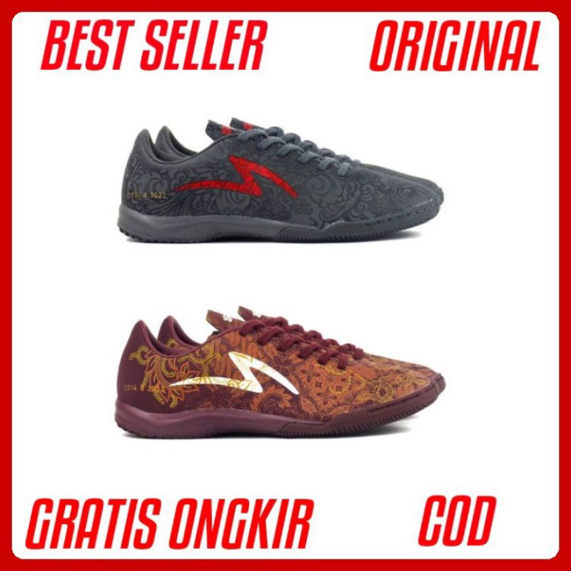 Sepatu Futsal Specs Accelerator LS ETNIS IN - Priangan Black Senopati Brown Tirta White Original