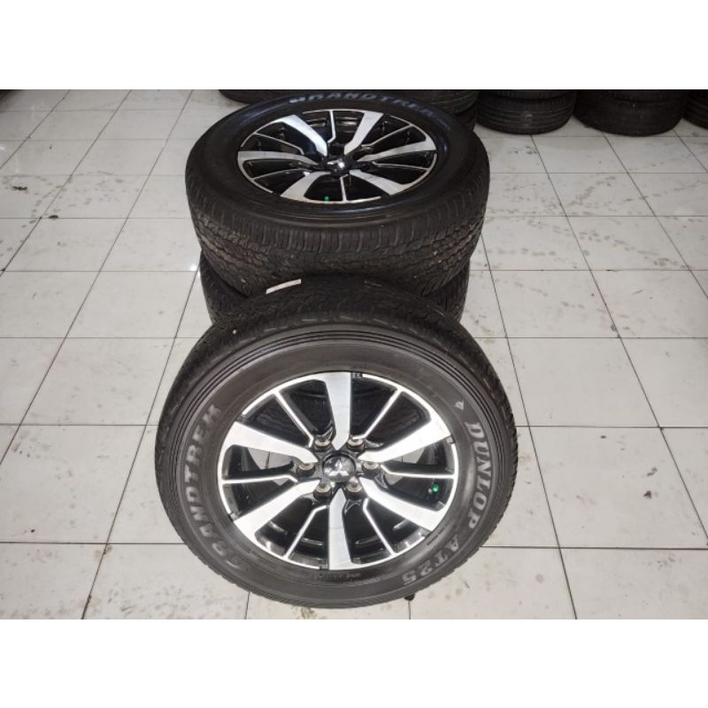 velg mobil pajero sport ring 18 plus ban at kondisi 85% warna hitam polish