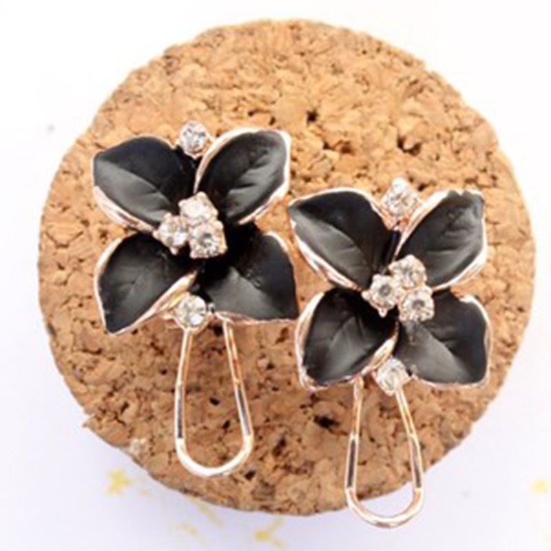 Women Rhinestone Inlaid Enamel Clover Shape Stud Earrings (Takota 033)