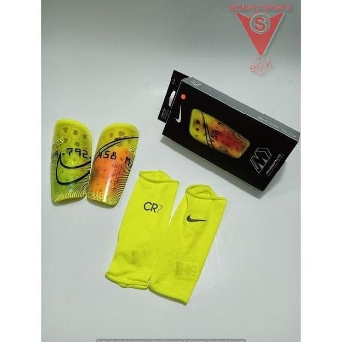 DEKER PELINDUNG SHINGUARD NIKE MERCURIAL LITE CR7 ORIGINAL CT0720757