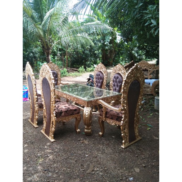 meja makan ukir mewah jepara.