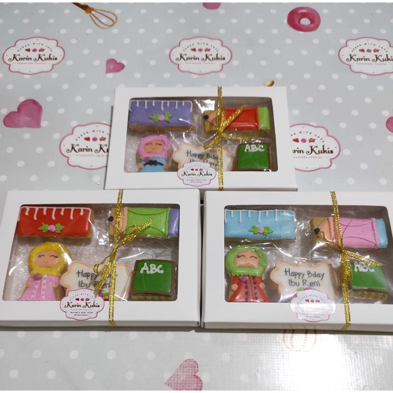 

HAMPERS, SOUVENIR KUKIS BOX 15x10cm TEMA ULTAH BU GURU