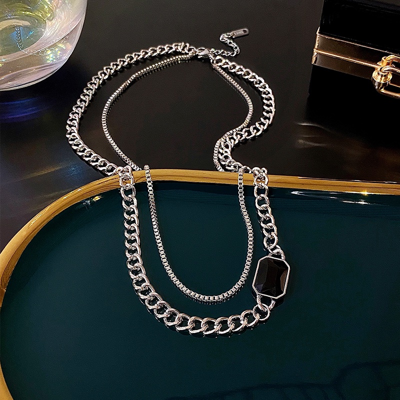 Kalung Rantai Klavikula Hias Kristal Warna Hitam Untuk Aksesoris