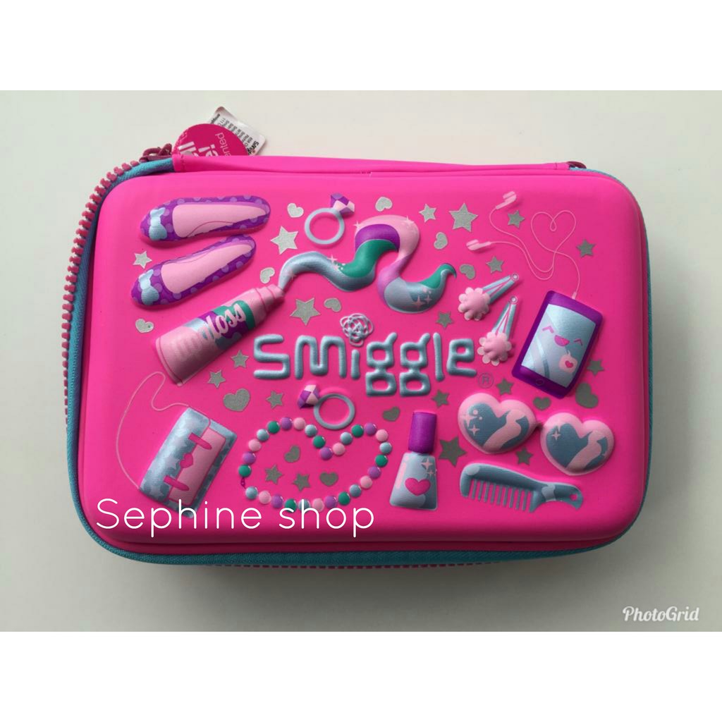 

SMIGGLE HELLO SCENTED HARDTOP PENCIL CASE PINK/ TEMPAT PENSIL HARDTOP SMIGGLE DISKON