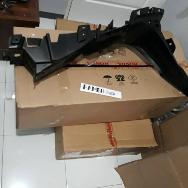 Slebor belakang CB150R old K15 orisinil