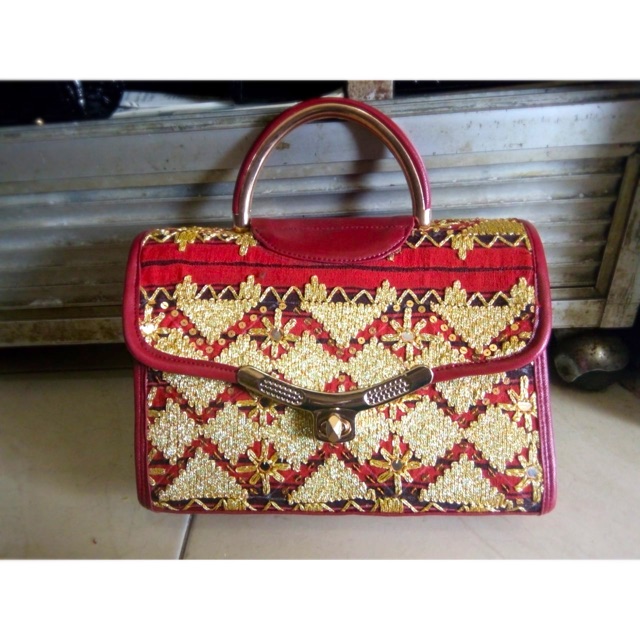 Tas jinjing tapis antik