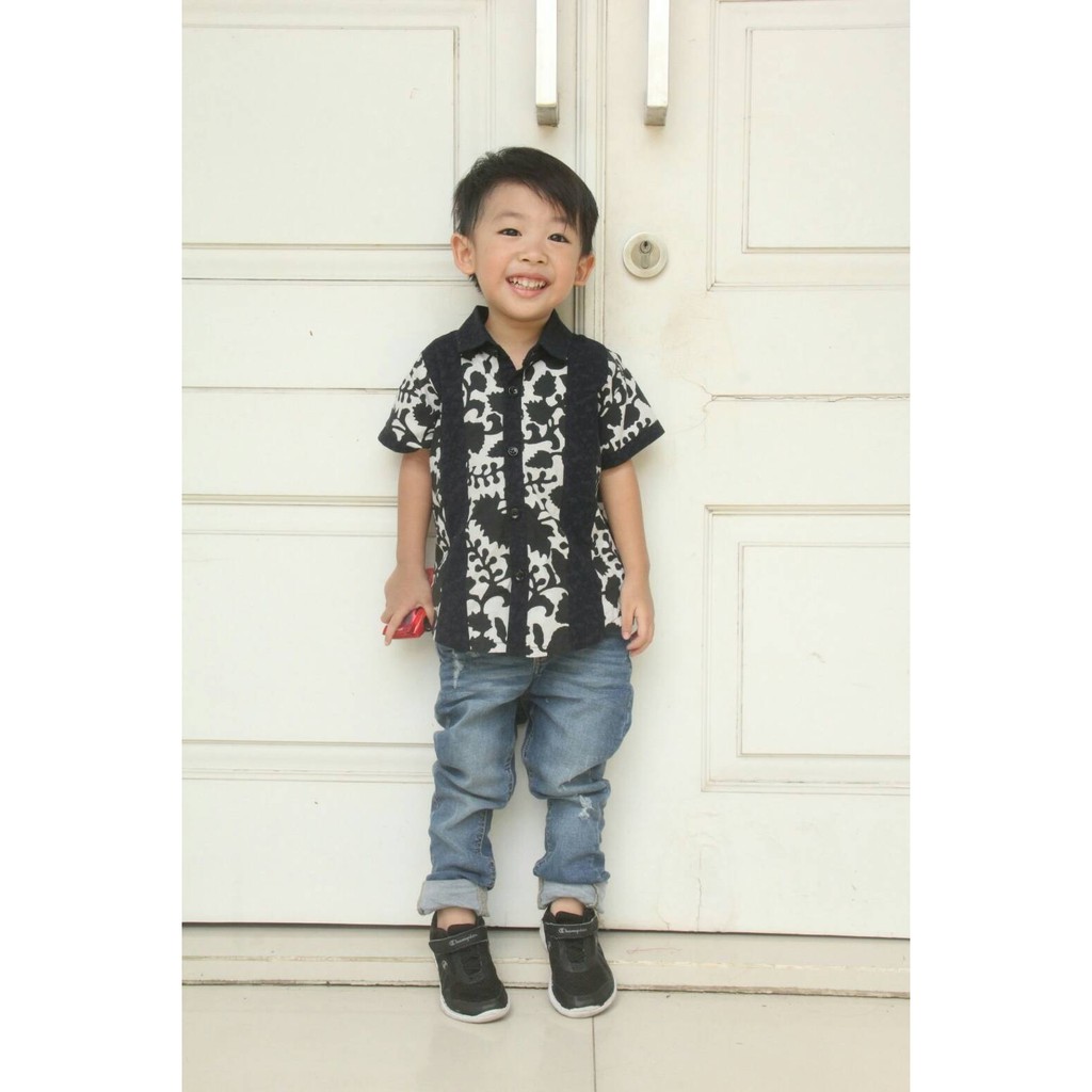 Kemeja Batik Anak Motif Hitam Putih
