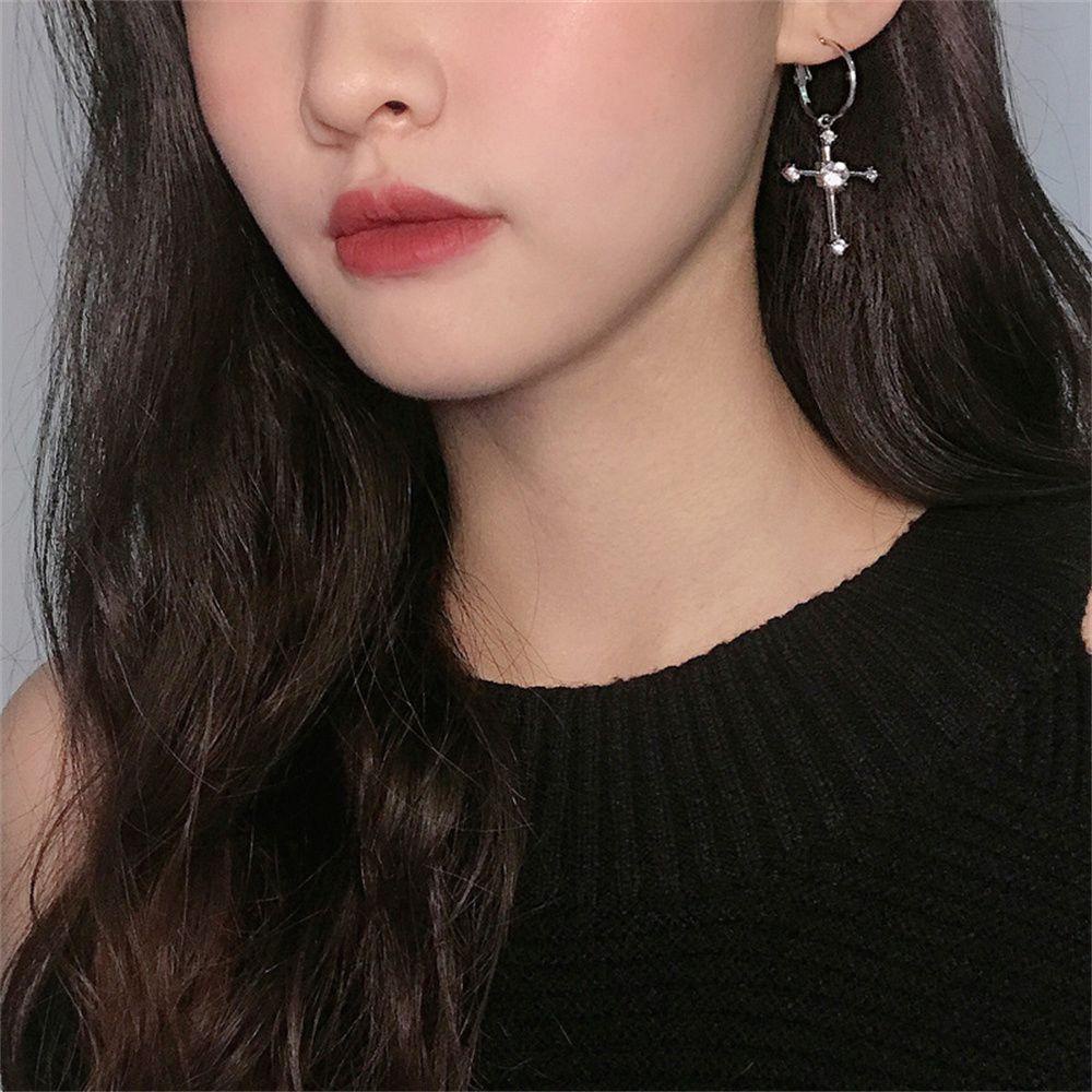 R-flower Diamante Cross Earrings Hadiah Perjamuan Gothic Aksesoris Pesta