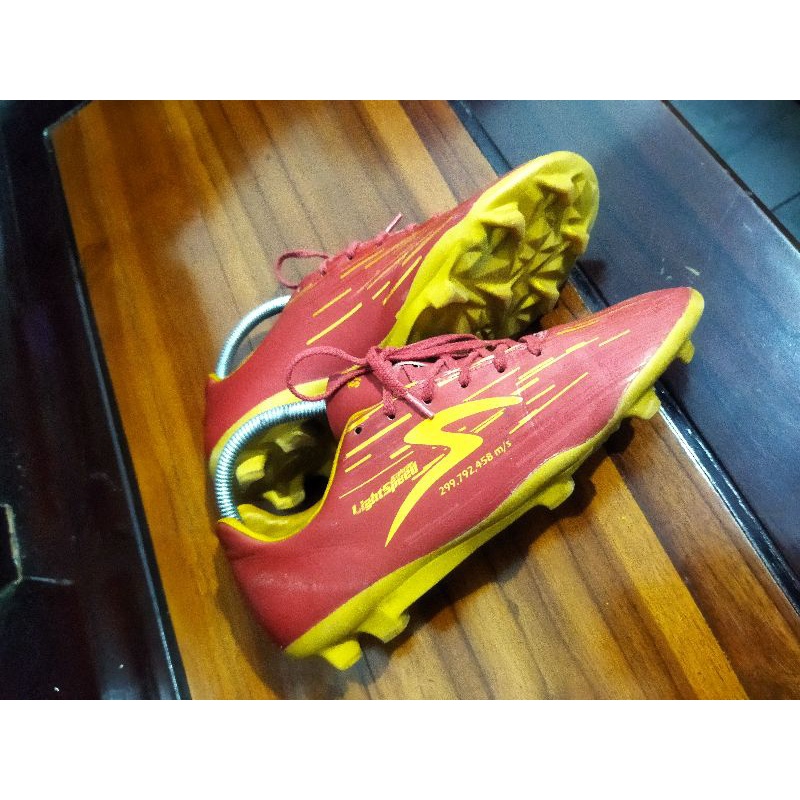 sepatu bola Specs LS reborn 20 seken