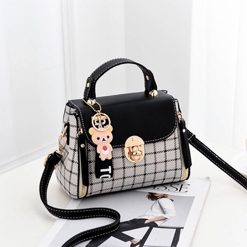 SG7041 syafniegalery tas selempang wanita motif kotak free gantungan tas