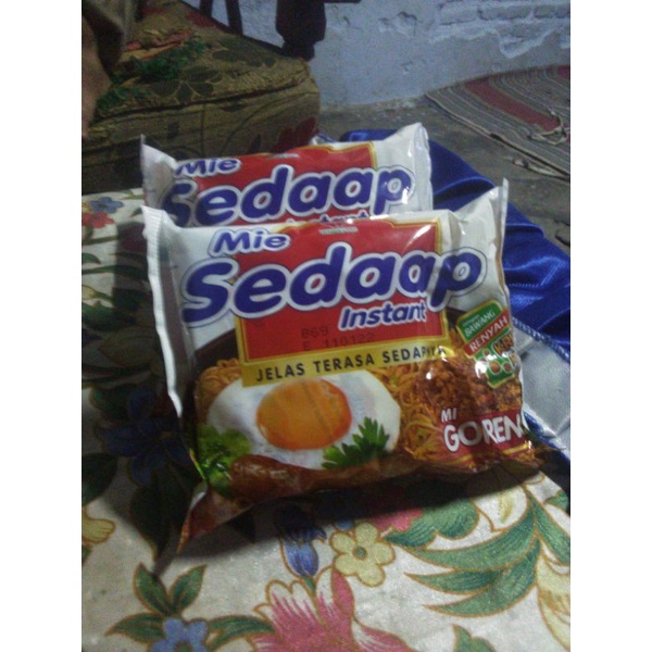 

mie sedap 1paket isi 4pcs