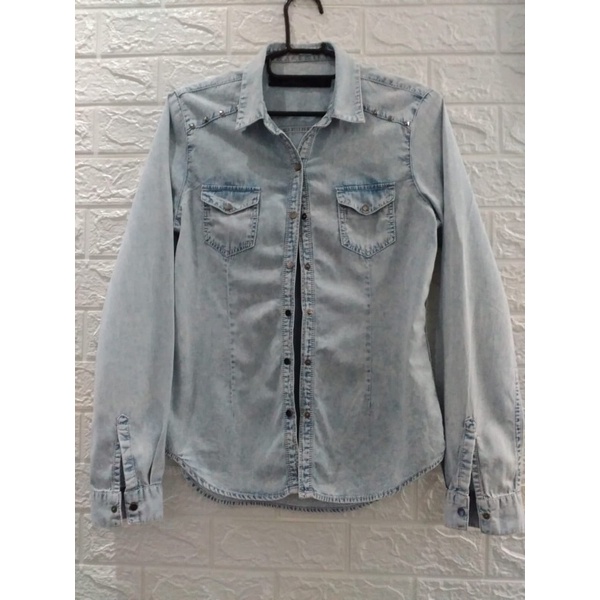 GIORDANO Kemeja denim wanita ORI  (preloved)