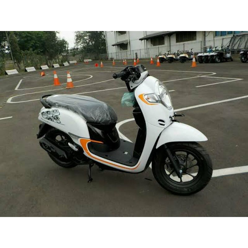 Bodi Honda Scoopy FI Warna Putih Tahun 2017