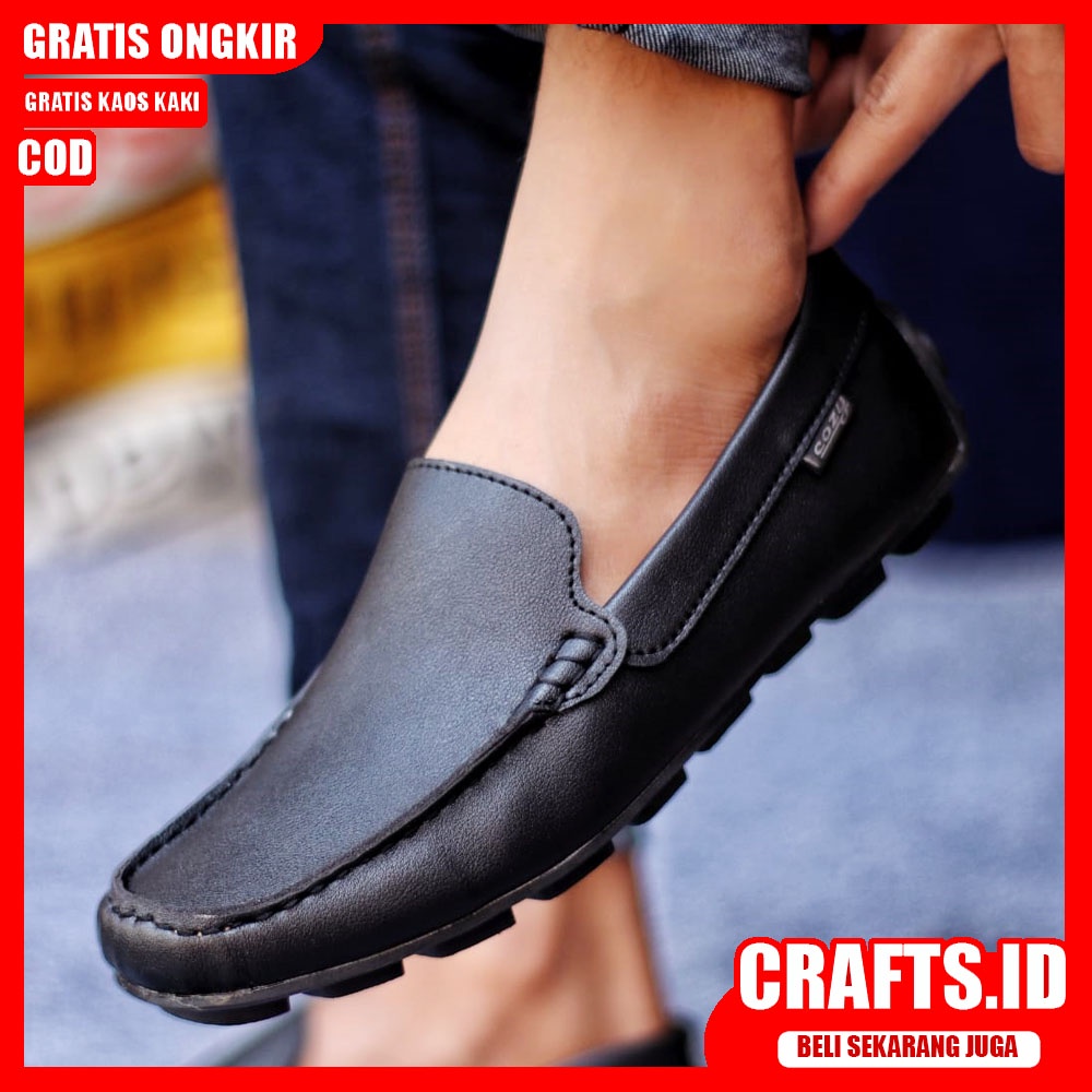 CRAFTS  Sepatu Pantofel Kerja Slip-On Hitam Pria