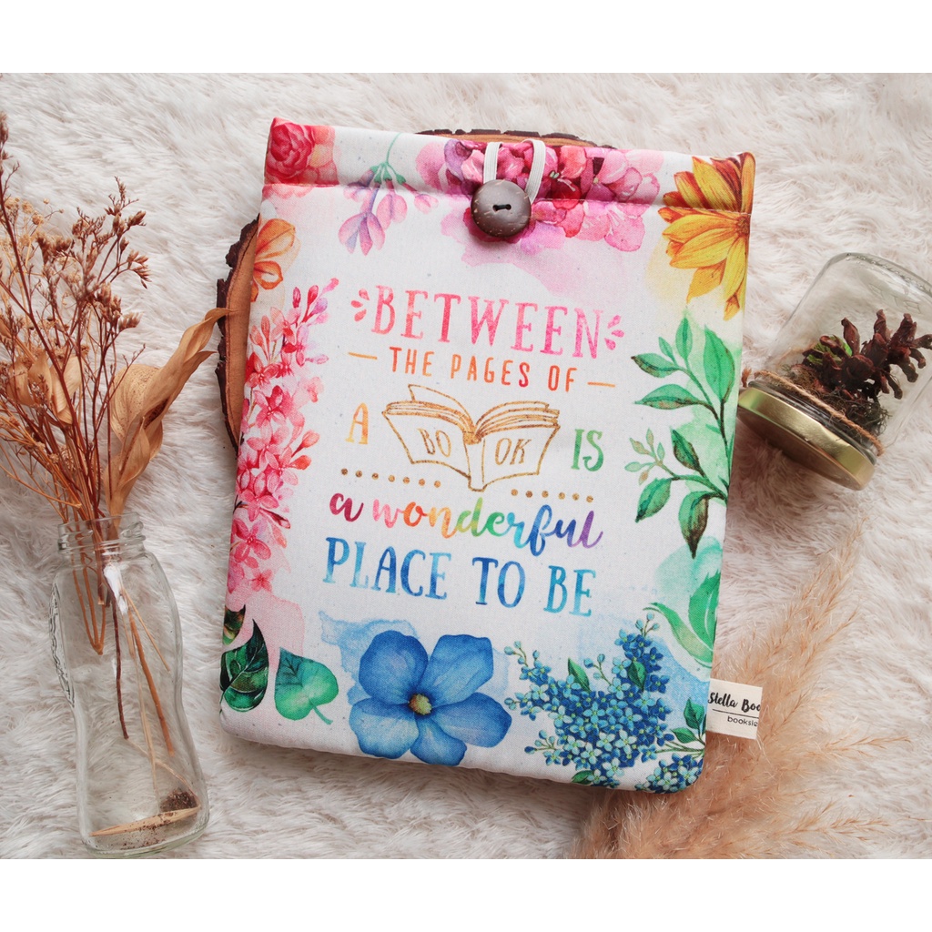 

Between the pages - booksleeve