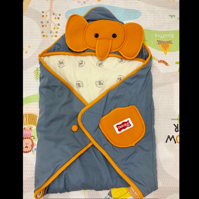 Preloved selimut topi bayi bekas merk DIALOQUE