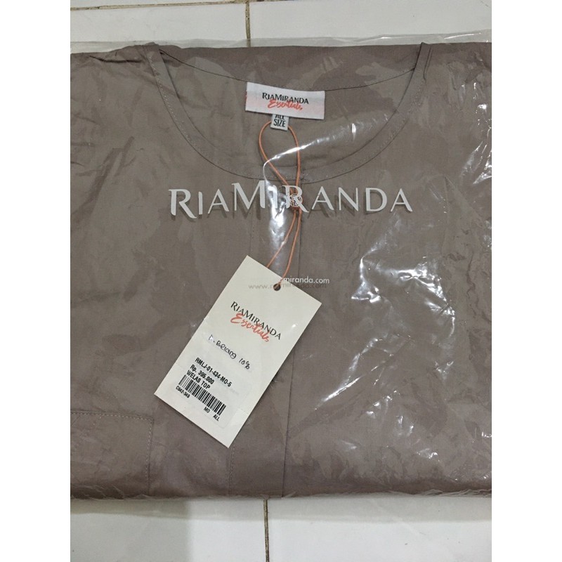 Sale New with tag atasan Ria Miranda