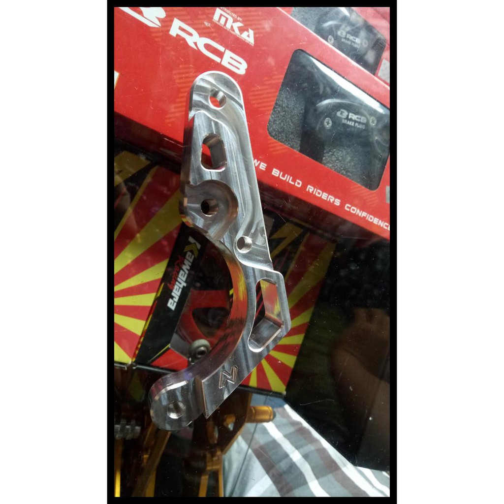 Breket Kaliper / Breket Pala Babi Brembo 2 piston untuk Ninja dan Fu