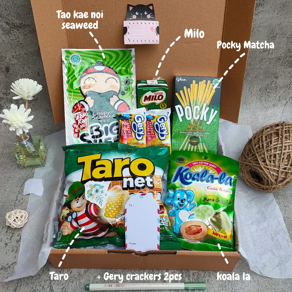 

[COD, READY] Snacks Box (Hampers/Gift Box/Graduation/Birthday/Wisuda/Kotak Kado/Anniversary/Hadiah)