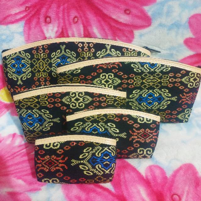 Souvenir Dompet Batik Beranak Isi 5