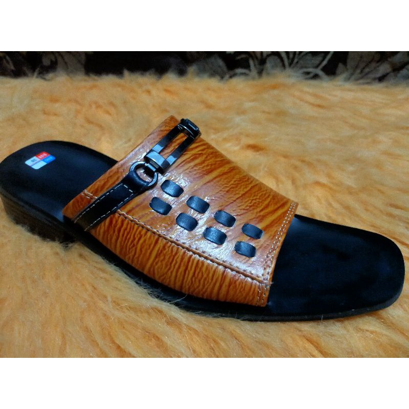 sandal pria kulit sapi asli motif kayu