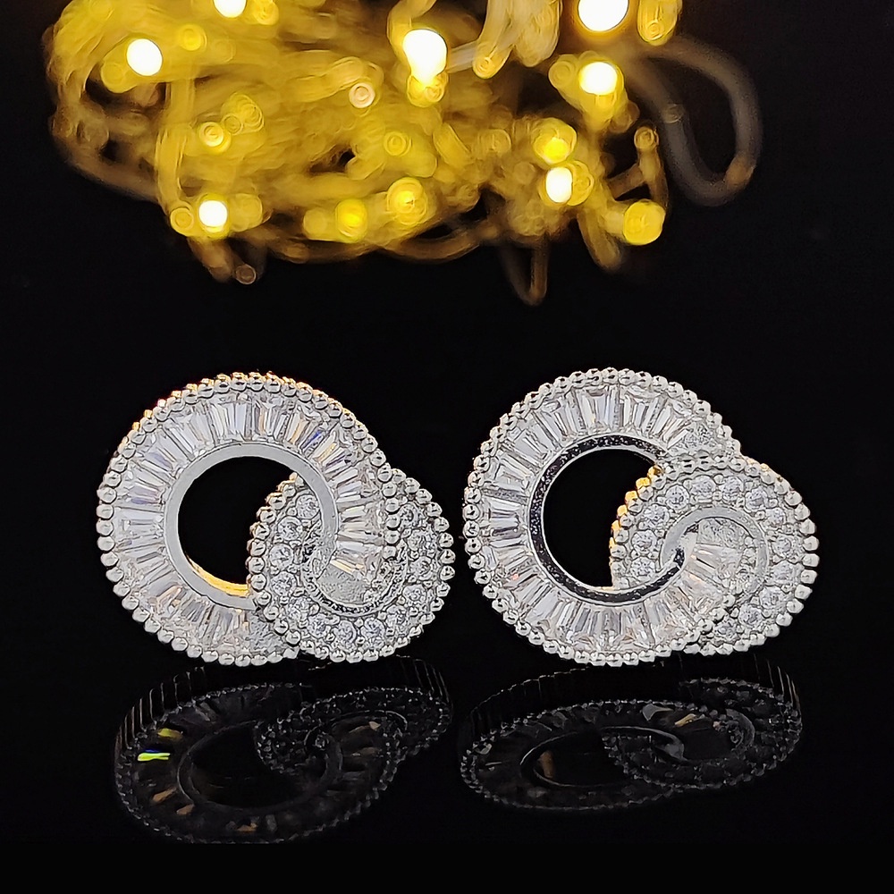 Anting Tusuk Bentuk Persegi Kecil Hias zircon Gaya Simple Untuk Wanita