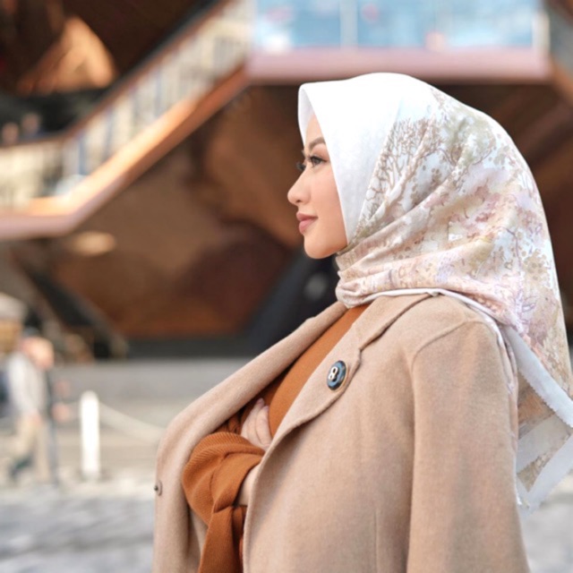 BUTTONSCARVES New York Reborn Vessel Buttonscarves