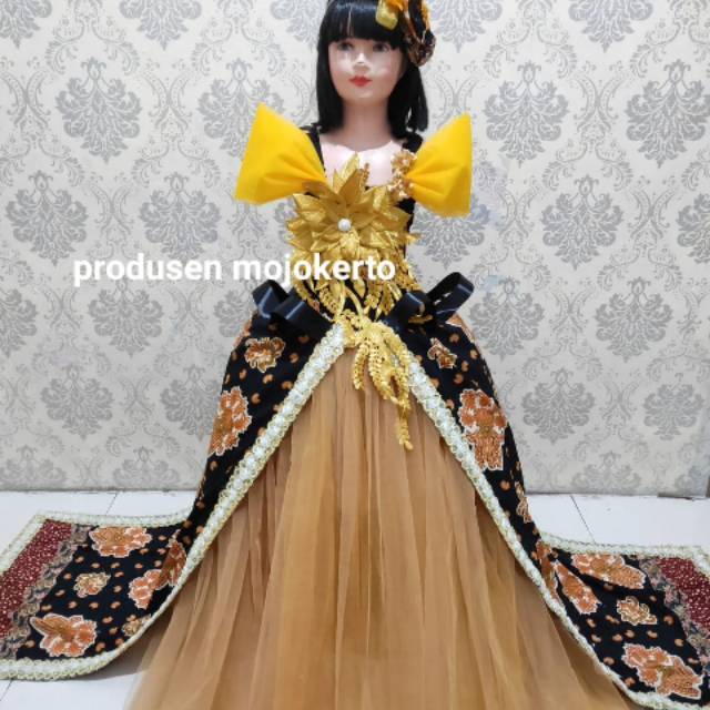 Gaun tutu Rp. 300.000-Rp. 350.000