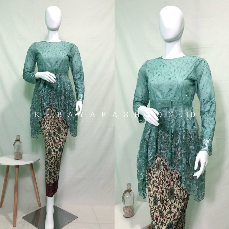 Kebaya brokat Kebaya modern Stelan kebaya brukat Kebaya wisuda brukat