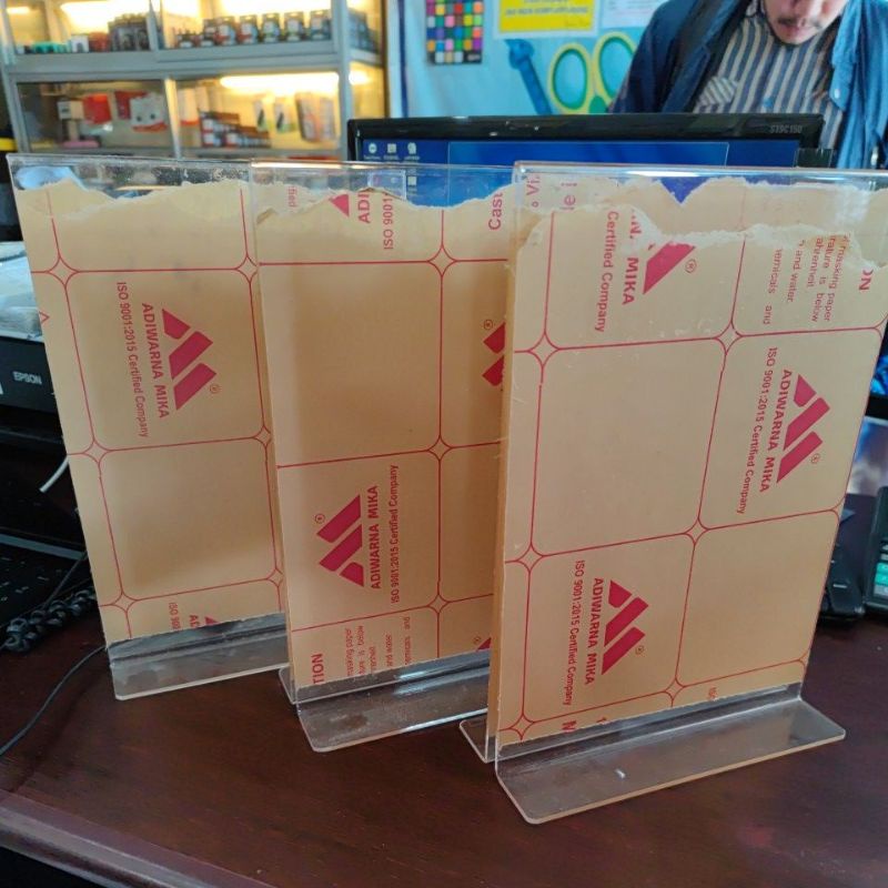 

Acrylic A4 / Akrilik Papan Display Brosur