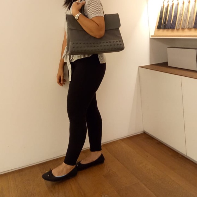 Kwani Studs Bag Medium Gray Ori