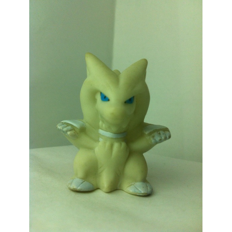 Pokemon Kids BW Reshiram Zekrom Set. Finger Doll - Reshiram. Doll No. 497 by BANDAI 2010