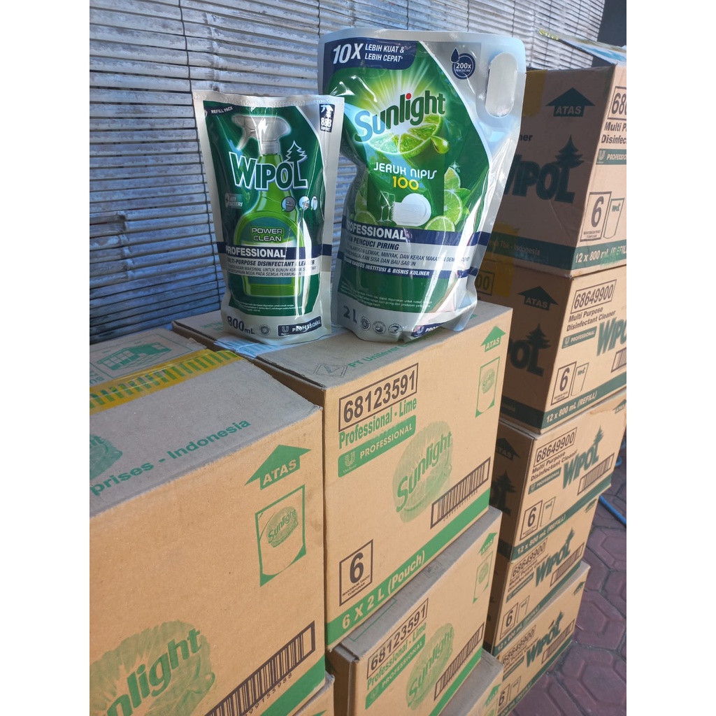 Promo sunlight professional 2 liter banded wipol 800 ml