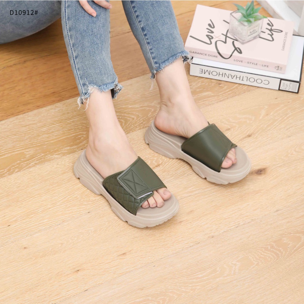 Slippers For Women With Rubber Sandal D10912