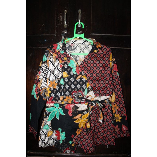 kemeja batik wanita lengan panjang