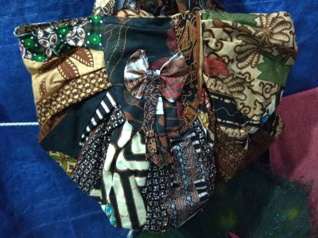 (BISA COD) TAS BATIK PERCA MODEL PLISKET SETENGAH LINGKARAN BENTUK BUNGA 38 x 35 cm HAND BAG WANITA